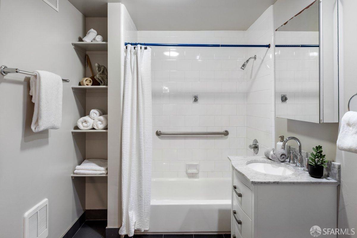 Photo #52: 425093289 Listing: Photo #52