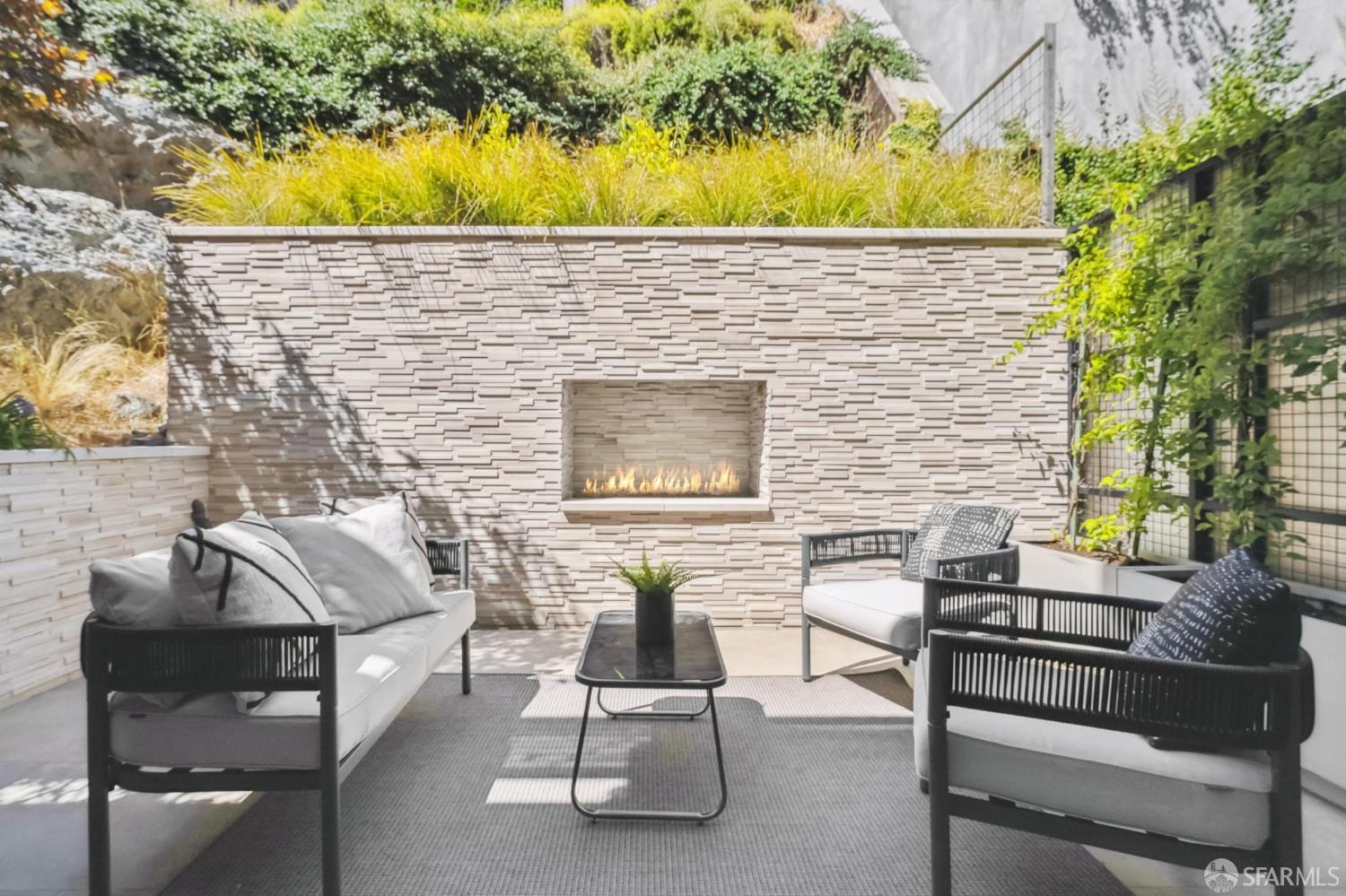 Photo #3: 425092944 Listing: Photo #3