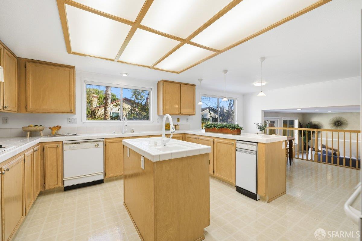 Detail Gallery Image 21 of 39 For 116 Blackpool Ct, Danville,  CA 94506 - 4 Beds | 3 Baths