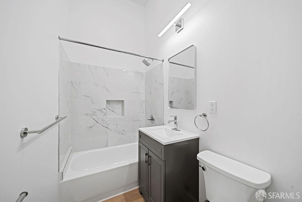 Detail Gallery Image 12 of 29 For 136 Noe St, San Francisco,  CA 94114 - – Beds | – Baths