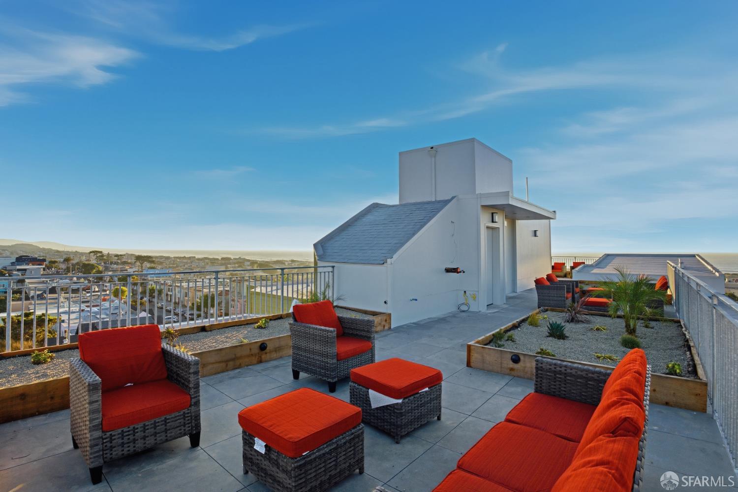 Detail Gallery Image 7 of 39 For 3945 Judah St #303,  San Francisco,  CA 94122 - 1 Beds | 1 Baths