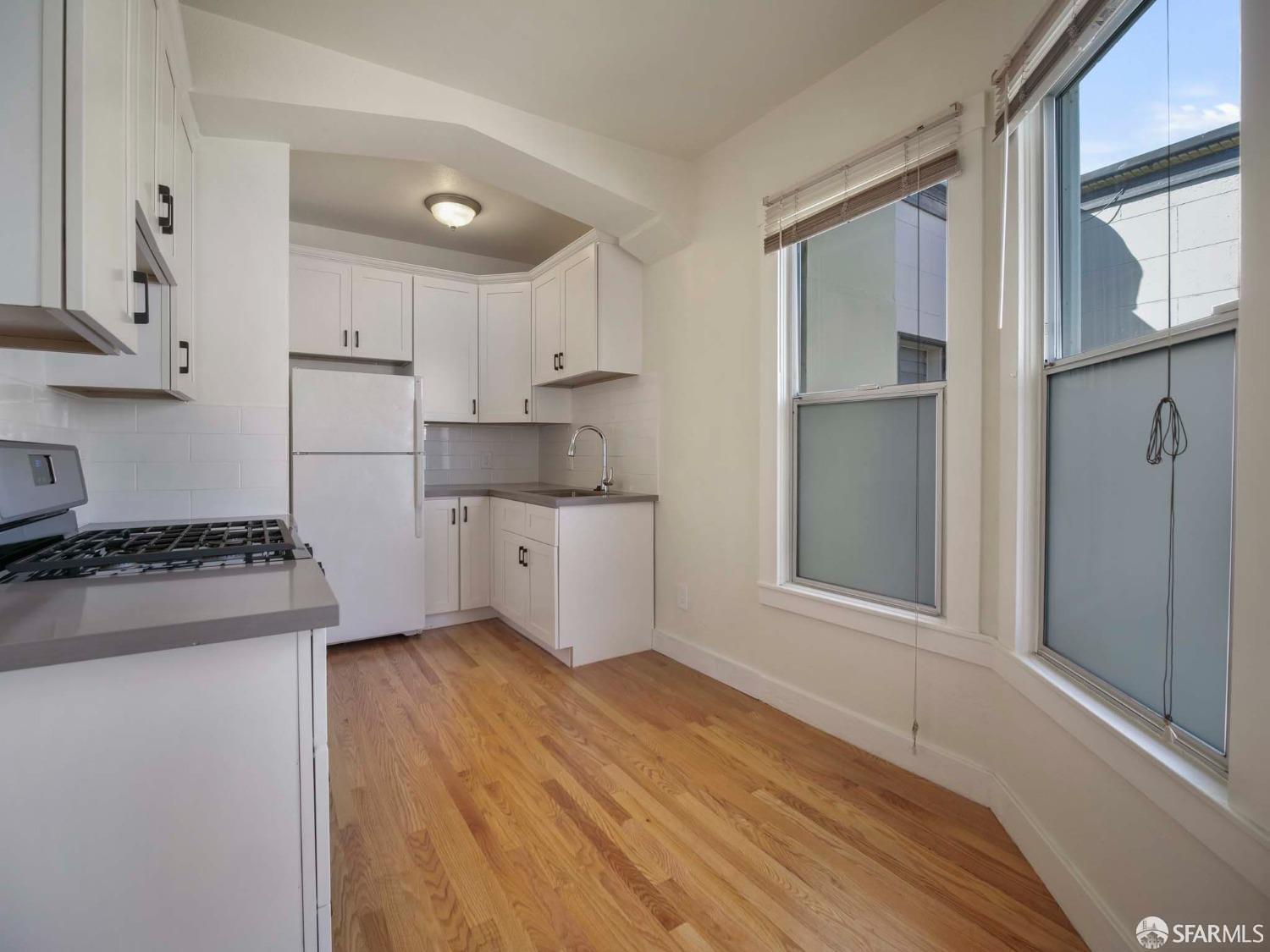 Detail Gallery Image 7 of 17 For 3315 Steiner St #16,  San Francisco,  CA 94123 - 0 Beds | 1 Baths