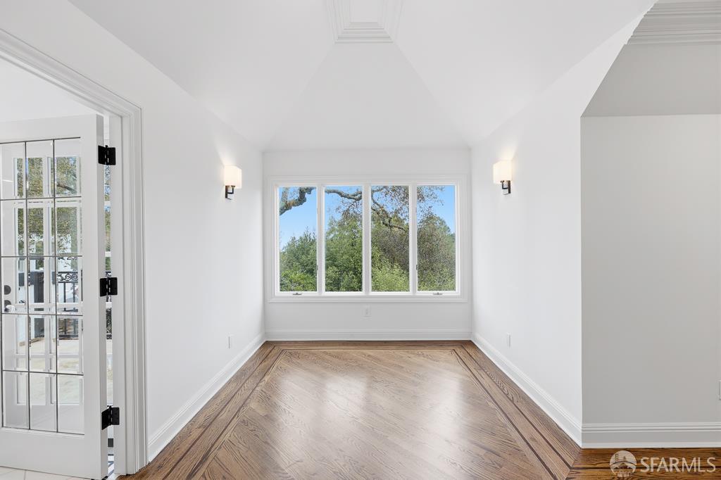 Detail Gallery Image 27 of 92 For 760 Chateau Dr, Hillsborough,  CA 94010 - 6 Beds | 8 Baths