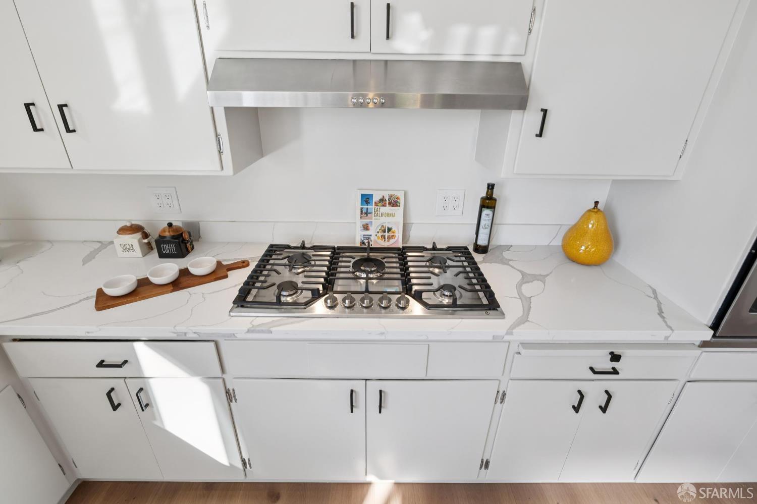 Detail Gallery Image 34 of 73 For 2030 Ortega St, San Francisco,  CA 94122 - 3 Beds | 2 Baths