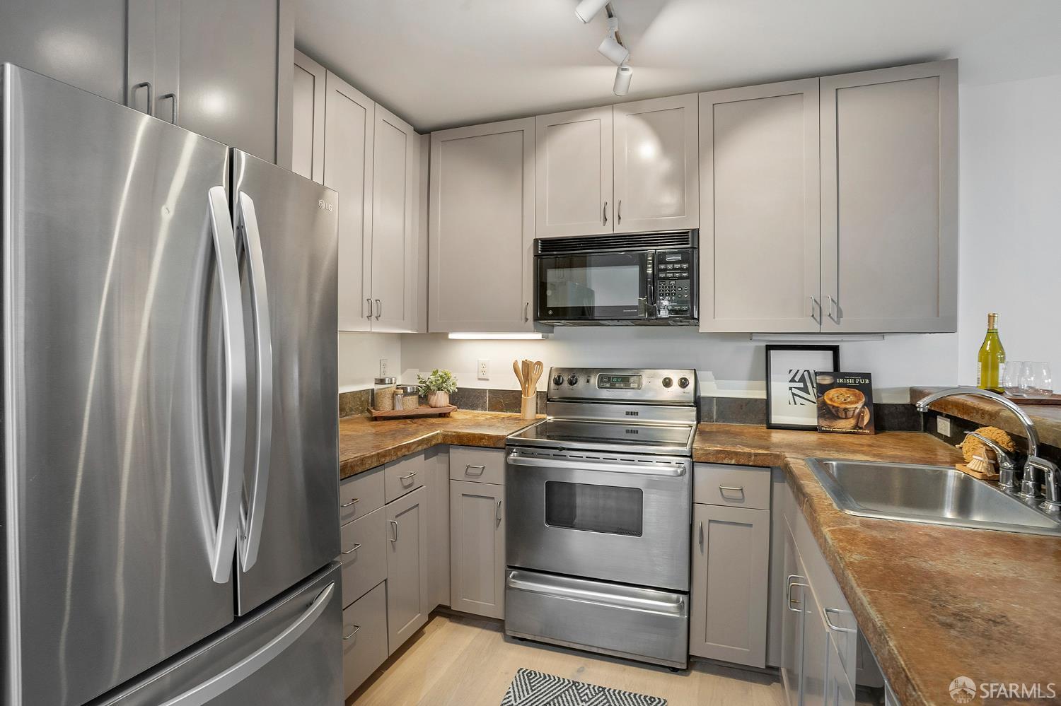 Photo #9: 425090131 Listing: Photo #9