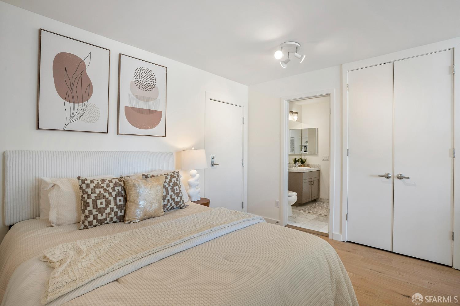 Photo #18: 425090131 Listing: Photo #18