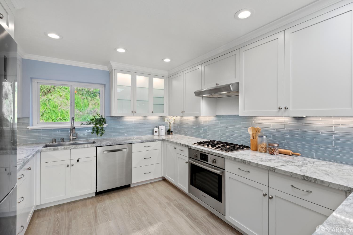 Front Image Thumbnail for SF426093492