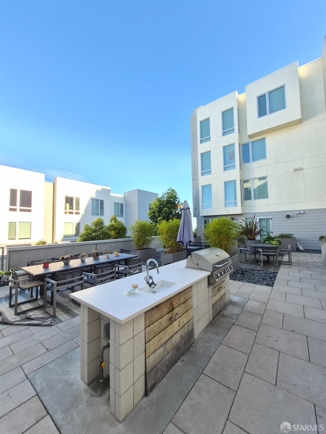 Detail Gallery Image 17 of 20 For 10 Innes Ct #304,  San Francisco,  CA 94124 - 2 Beds | 2 Baths