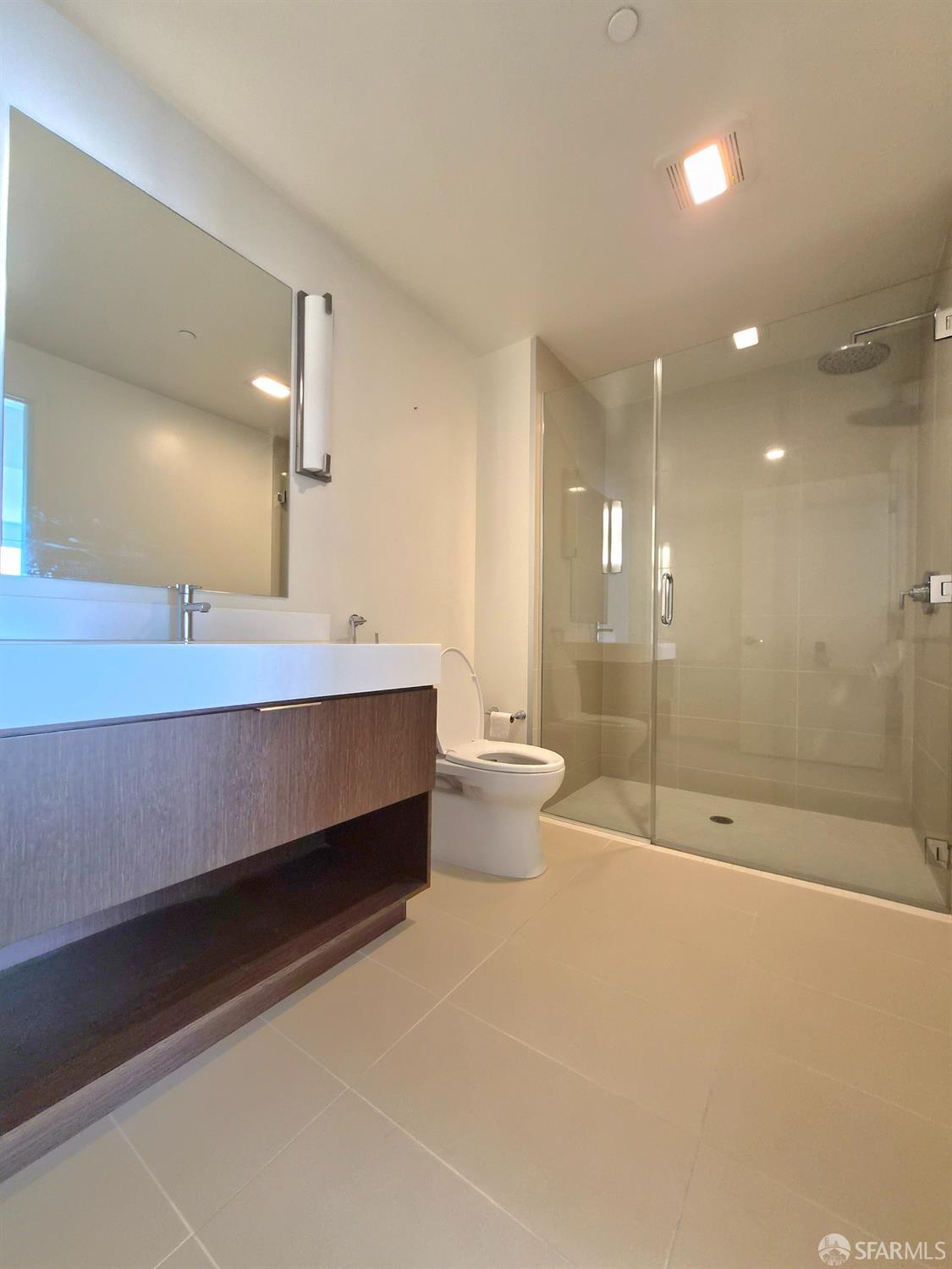 Detail Gallery Image 7 of 20 For 10 Innes Ct #304,  San Francisco,  CA 94124 - 2 Beds | 2 Baths