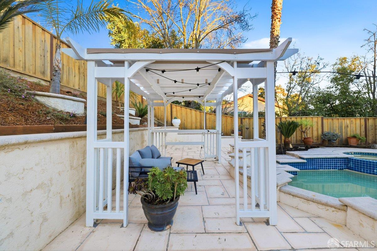 Detail Gallery Image 34 of 39 For 116 Blackpool Ct, Danville,  CA 94506 - 4 Beds | 3 Baths