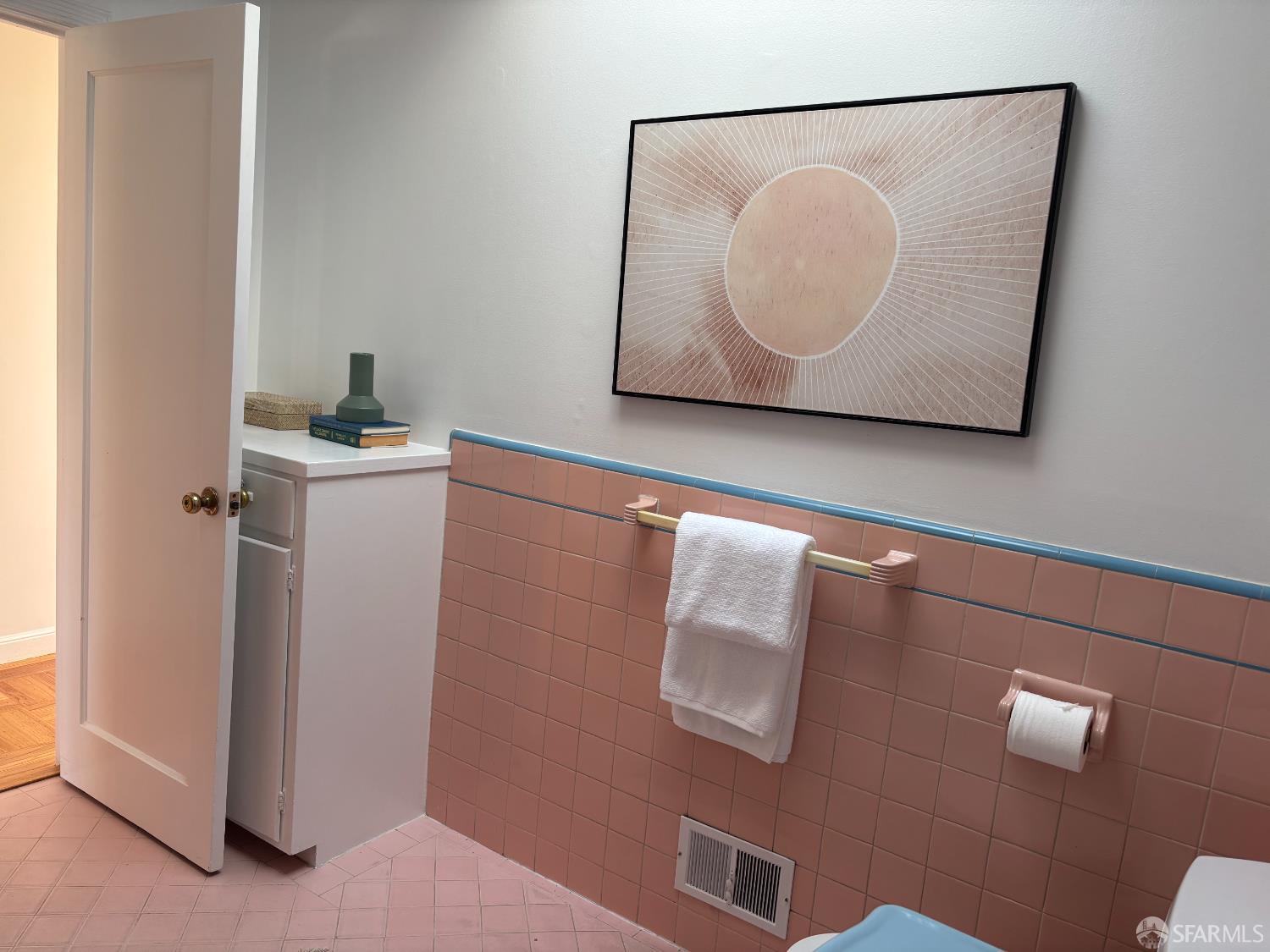 Detail Gallery Image 23 of 26 For 2195 34th Ave, San Francisco,  CA 94116 - 3 Beds | 1 Baths