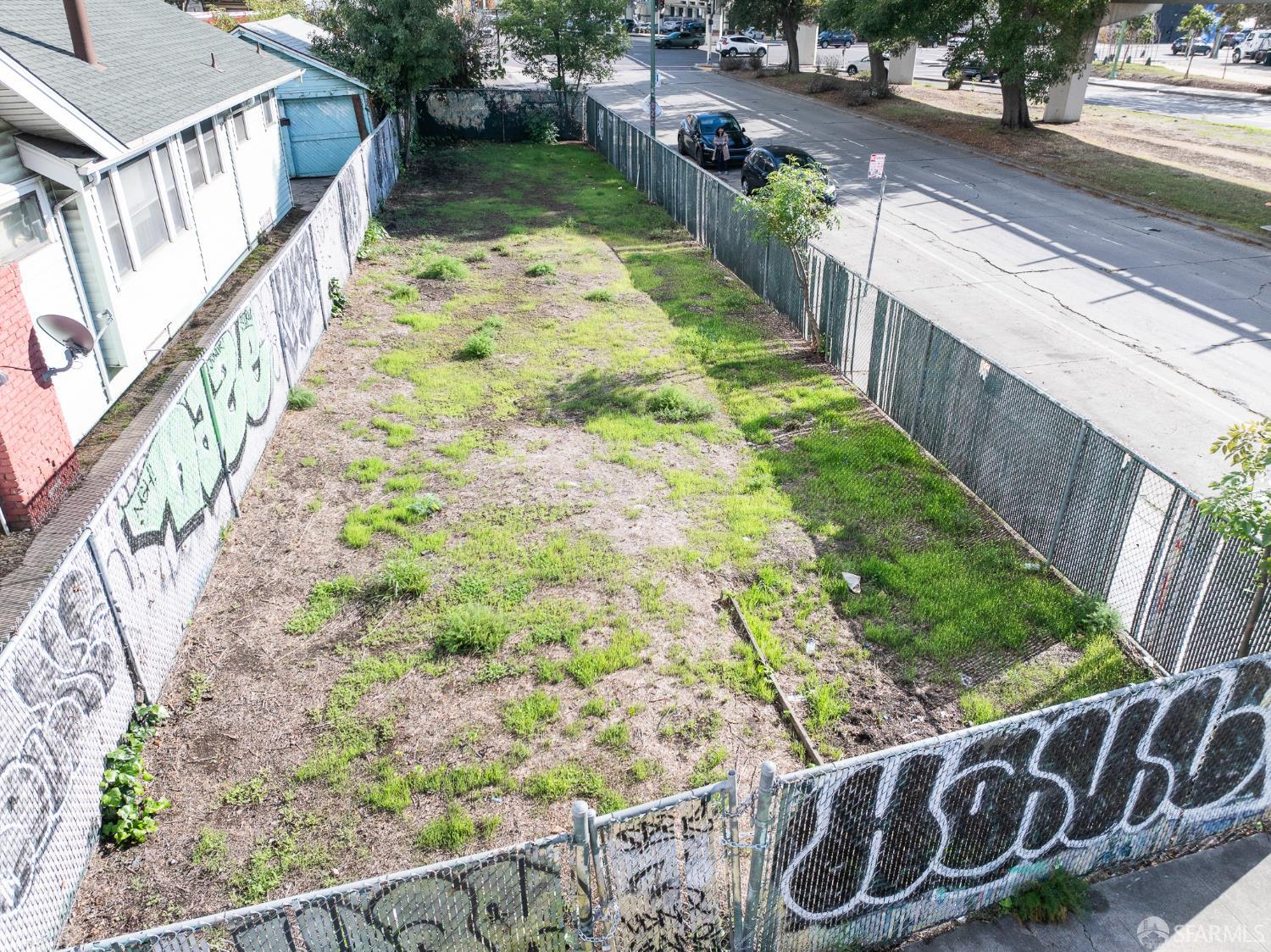 Detail Gallery Image 3 of 6 For 1208 31st Ave, Oakland,  CA 94608 - – Beds | – Baths