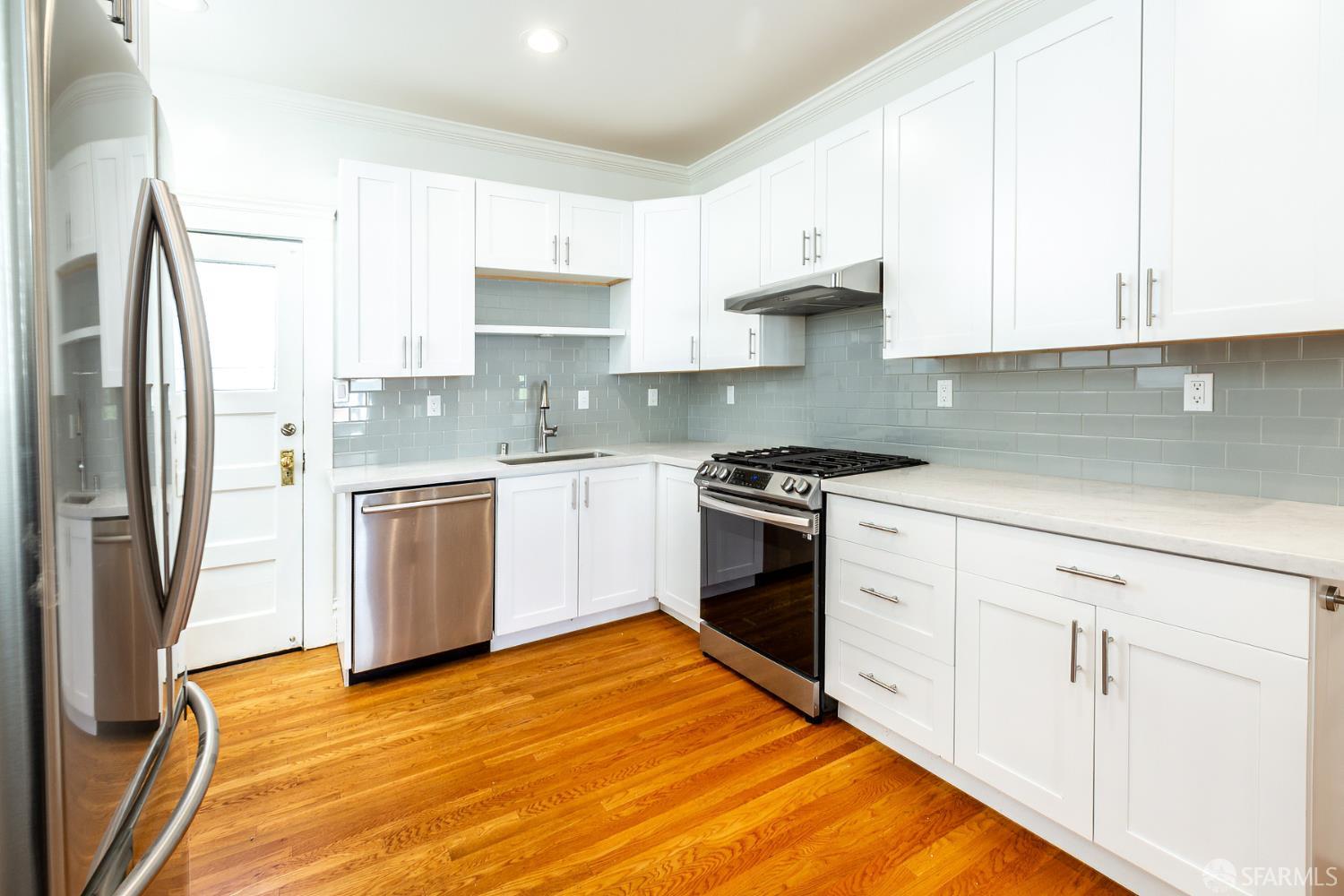 Detail Gallery Image 10 of 29 For 2759 Union St, San Francisco,  CA 94123 - 2 Beds | 2 Baths