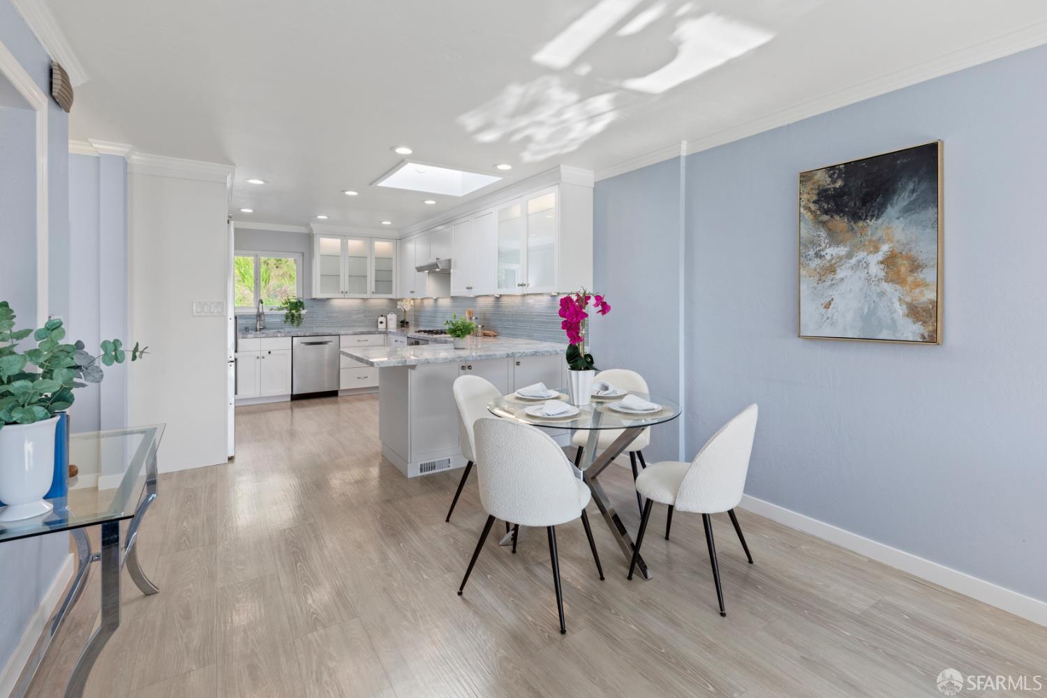 Detail Gallery Image 10 of 47 For 418 Joost Ave, San Francisco,  CA 94127 - 2 Beds | 2 Baths