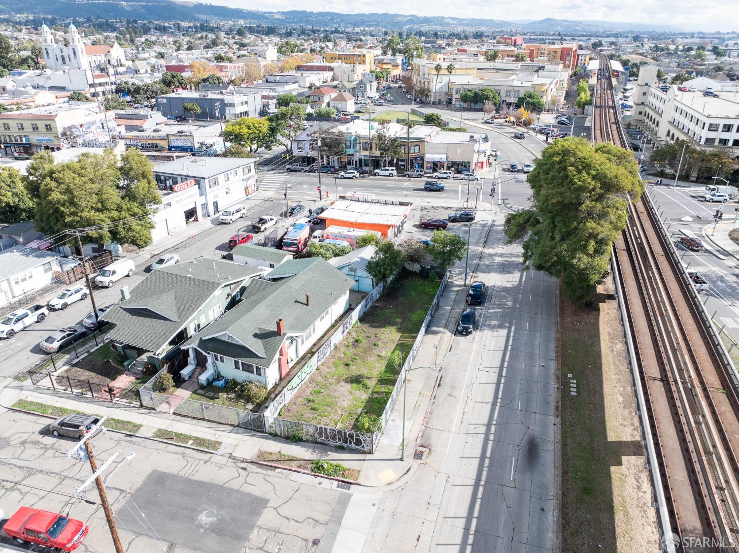 Detail Gallery Image 5 of 6 For 1208 31st Ave, Oakland,  CA 94608 - – Beds | – Baths