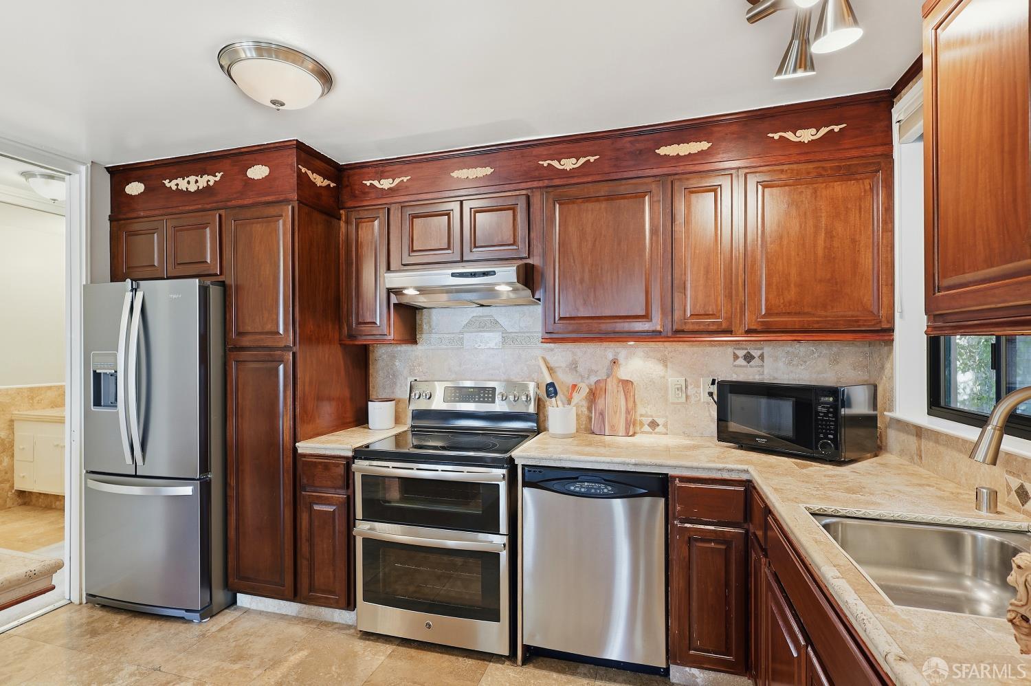 Photo #11: 426094939 Listing: Photo #11