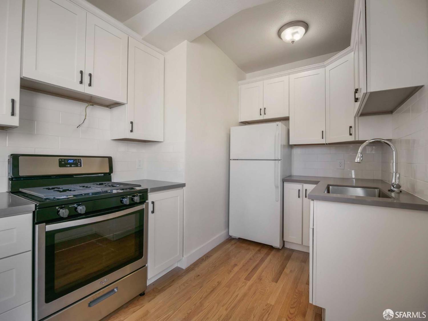 Detail Gallery Image 11 of 17 For 3315 Steiner St #16,  San Francisco,  CA 94123 - 0 Beds | 1 Baths