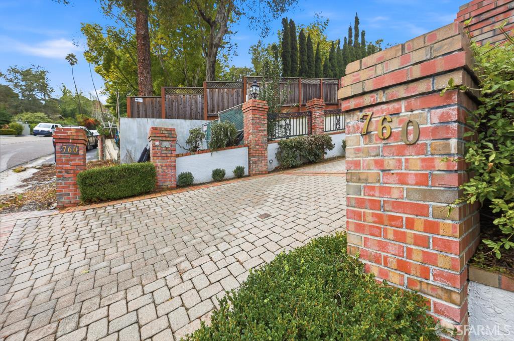 Detail Gallery Image 5 of 92 For 760 Chateau Dr, Hillsborough,  CA 94010 - 6 Beds | 8 Baths