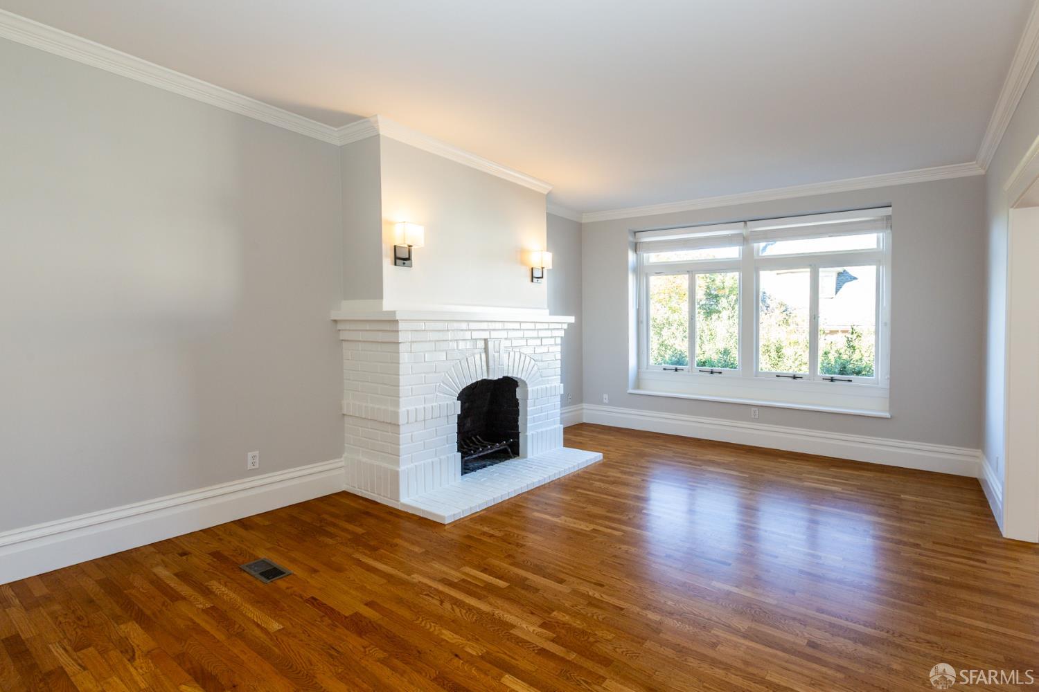 Detail Gallery Image 2 of 29 For 2759 Union St, San Francisco,  CA 94123 - 2 Beds | 2 Baths