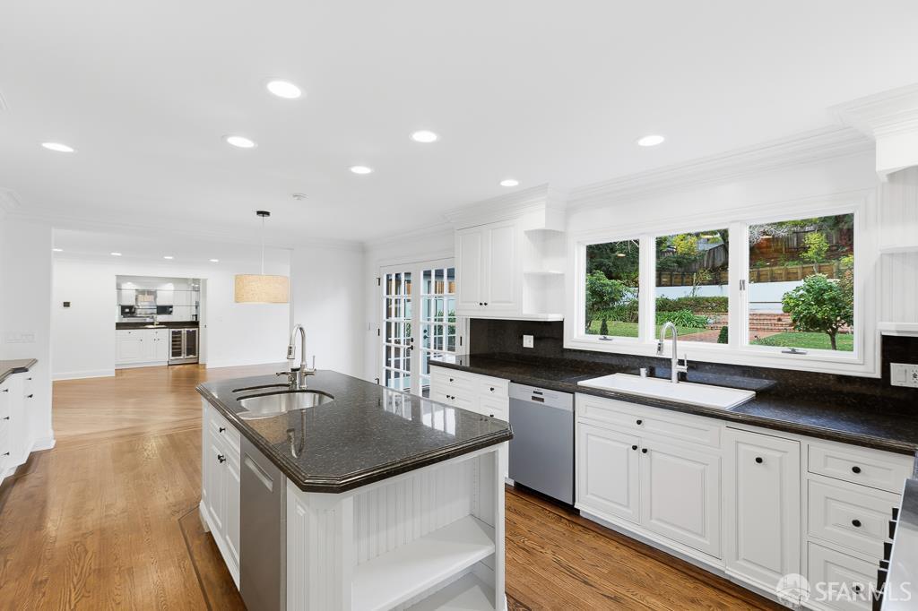 Detail Gallery Image 14 of 92 For 760 Chateau Dr, Hillsborough,  CA 94010 - 6 Beds | 8 Baths