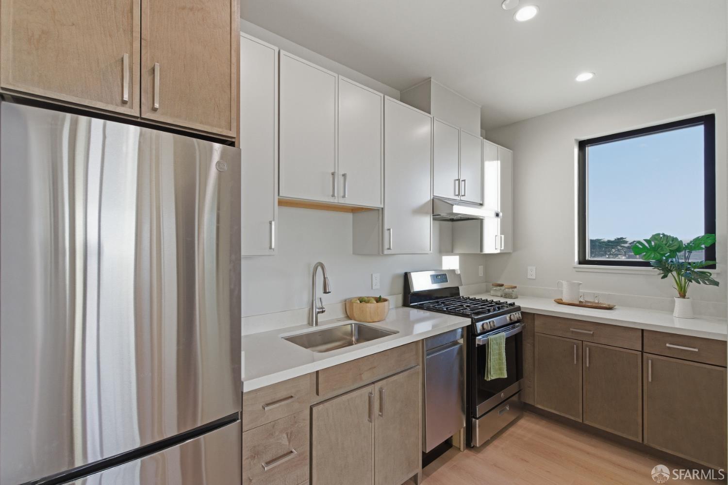 Detail Gallery Image 32 of 51 For 3945 Judah St #404,  San Francisco,  CA 94122 - 2 Beds | 2 Baths