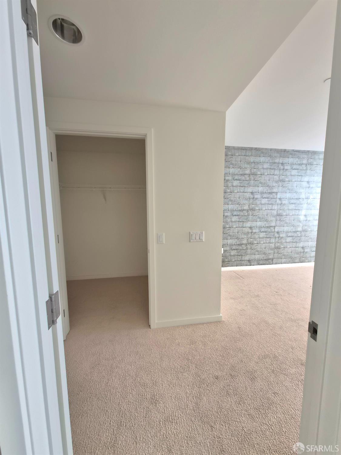 Detail Gallery Image 8 of 20 For 10 Innes Ct #304,  San Francisco,  CA 94124 - 2 Beds | 2 Baths