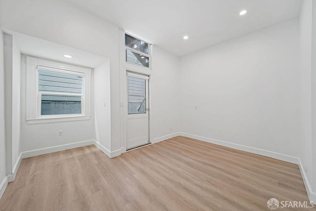 Detail Gallery Image 16 of 29 For 136 Noe St, San Francisco,  CA 94114 - – Beds | – Baths