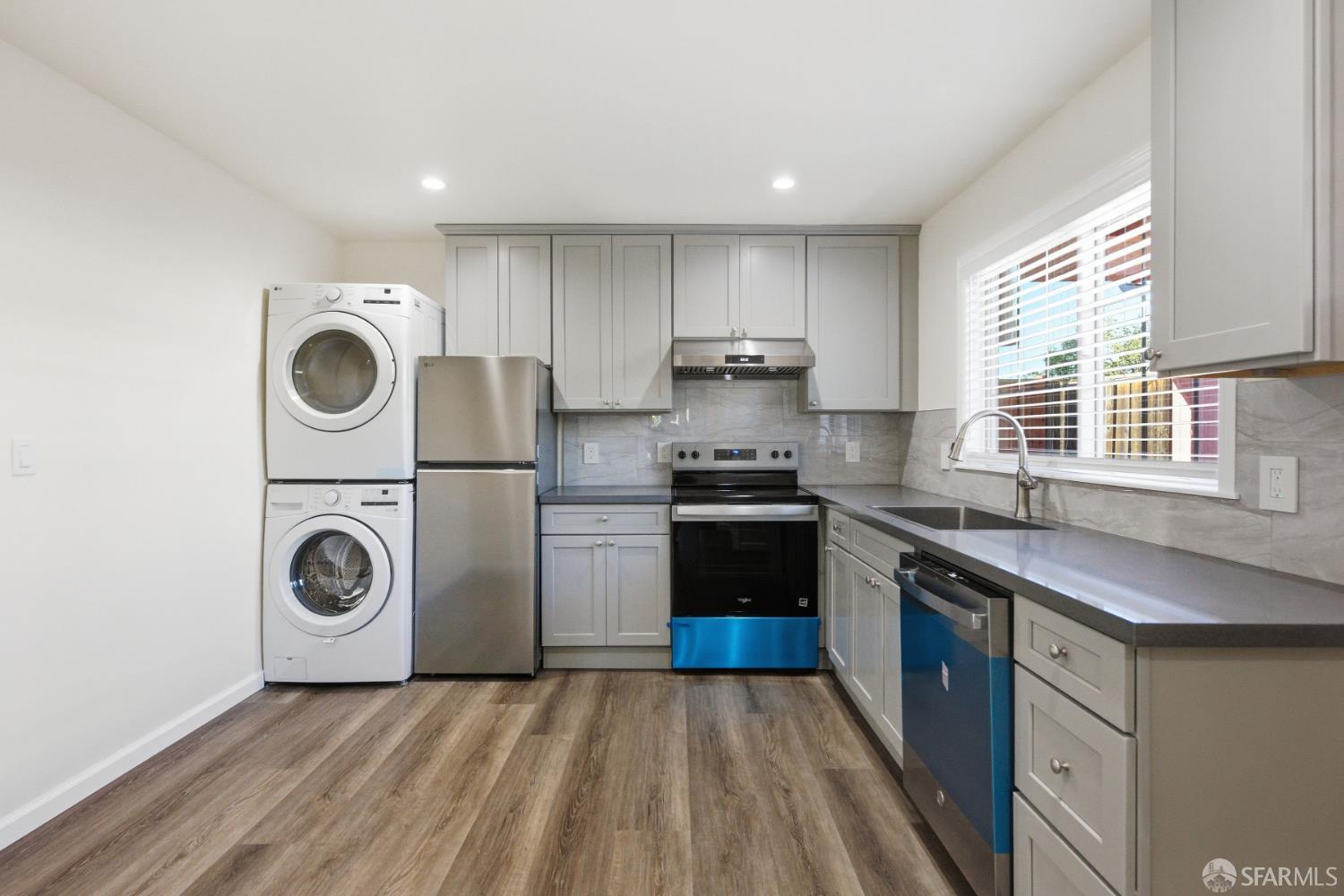 Detail Gallery Image 2 of 13 For 1942 Peggy Dr a,  Pleasant Hill,  CA 94523 - 2 Beds | 1 Baths