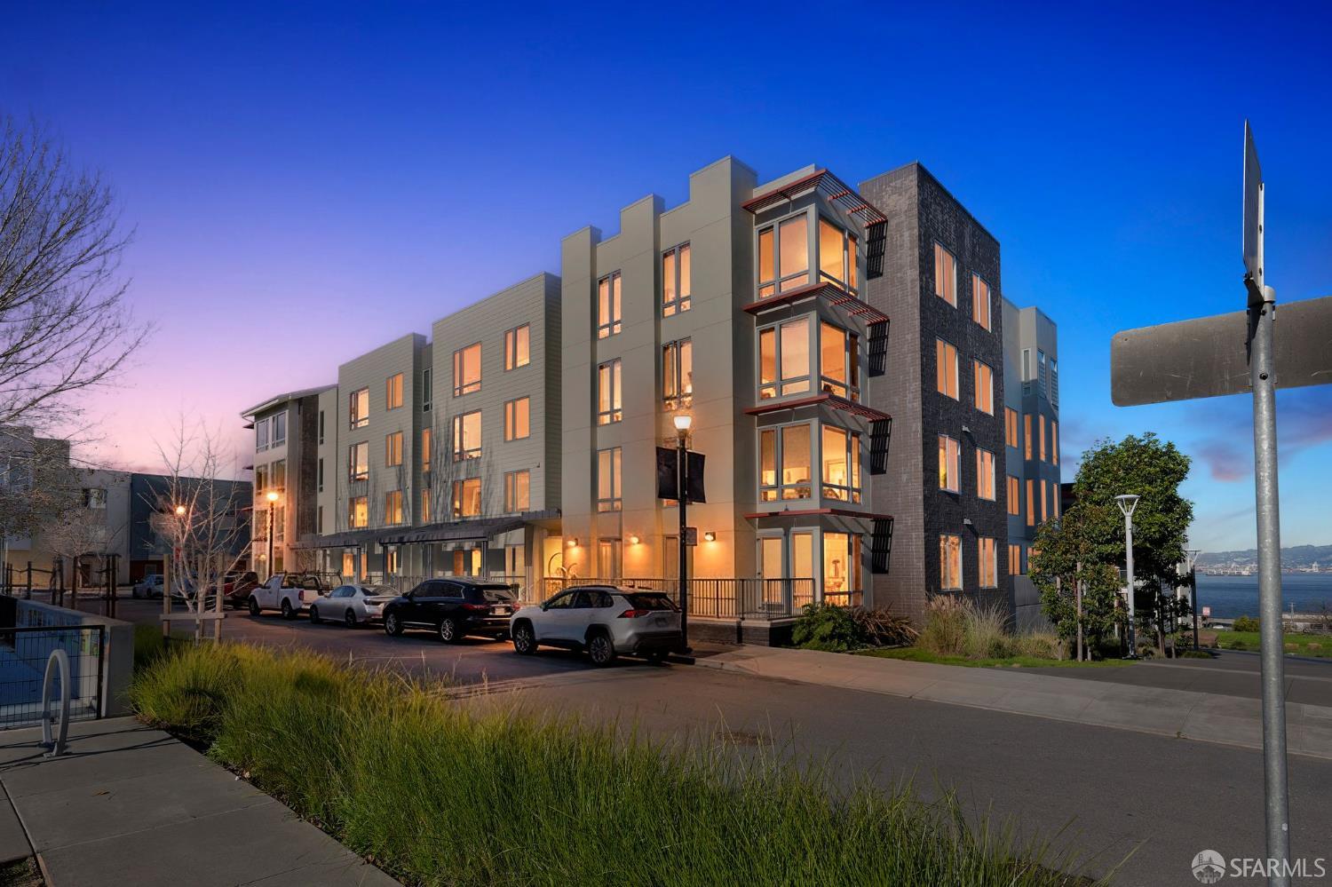 Detail Gallery Image 33 of 33 For 10 Innes Ct #401,  San Francisco,  CA 94124 - 3 Beds | 2 Baths