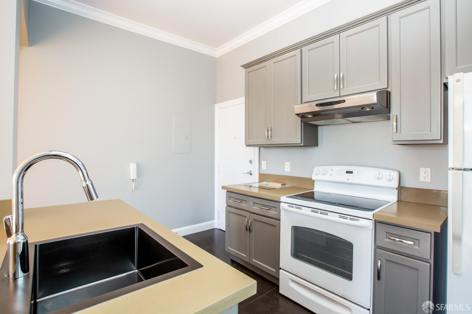 Detail Gallery Image 2 of 13 For 2555 Sacramento St #D,  San Francisco,  CA 94115 - 1 Beds | 1 Baths