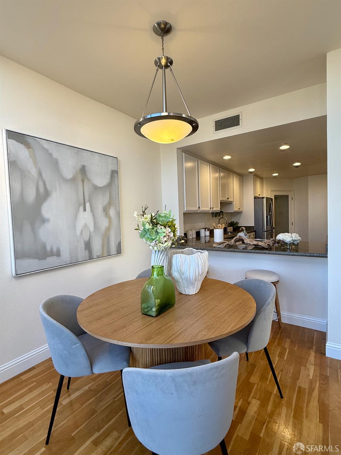 Detail Gallery Image 6 of 32 For 425 N El Camino Real #308,  San Mateo,  CA 94401 - 2 Beds | 2 Baths