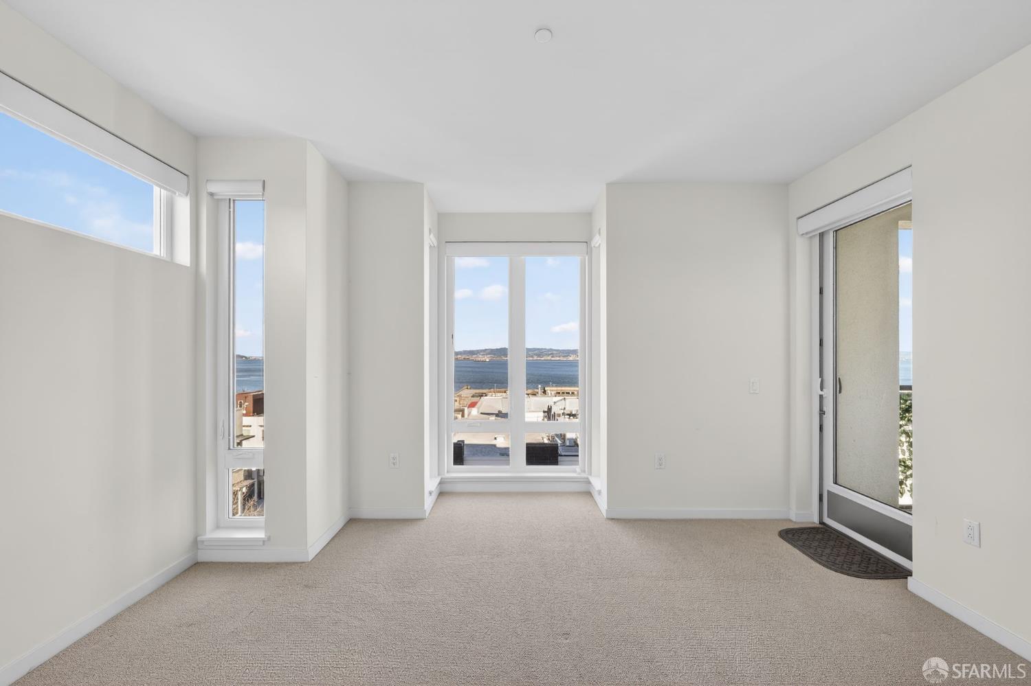 Detail Gallery Image 16 of 33 For 10 Innes Ct #401,  San Francisco,  CA 94124 - 3 Beds | 2 Baths