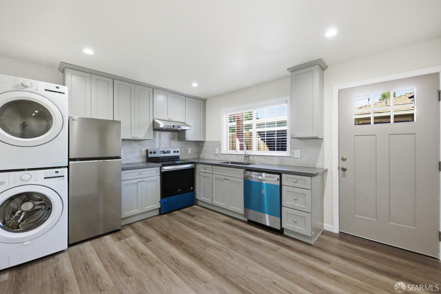 Front Image Thumbnail for SF426095093