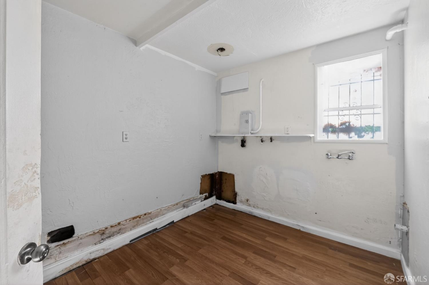 Detail Gallery Image 25 of 39 For 9117 Burr St, Oakland,  CA 94605 - 3 Beds | 2 Baths