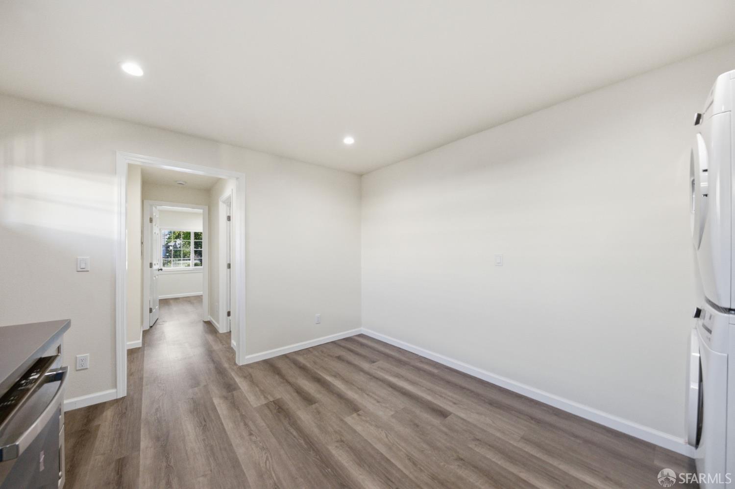 Detail Gallery Image 4 of 13 For 1942 Peggy Dr a,  Pleasant Hill,  CA 94523 - 2 Beds | 1 Baths