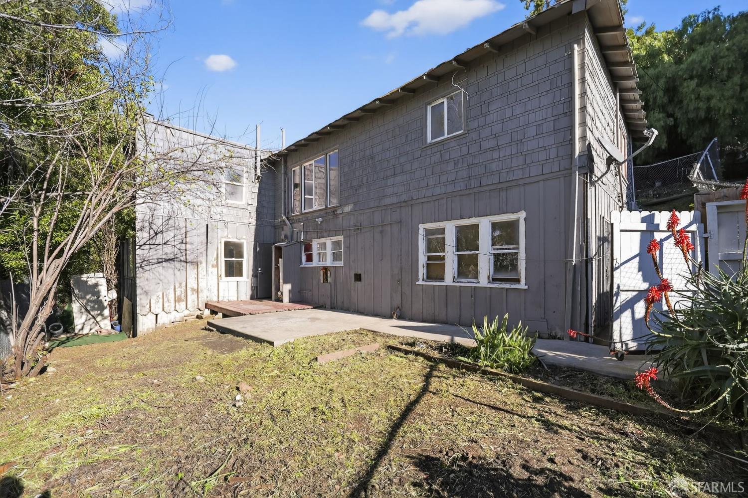 Detail Gallery Image 28 of 39 For 9117 Burr St, Oakland,  CA 94605 - 3 Beds | 2 Baths