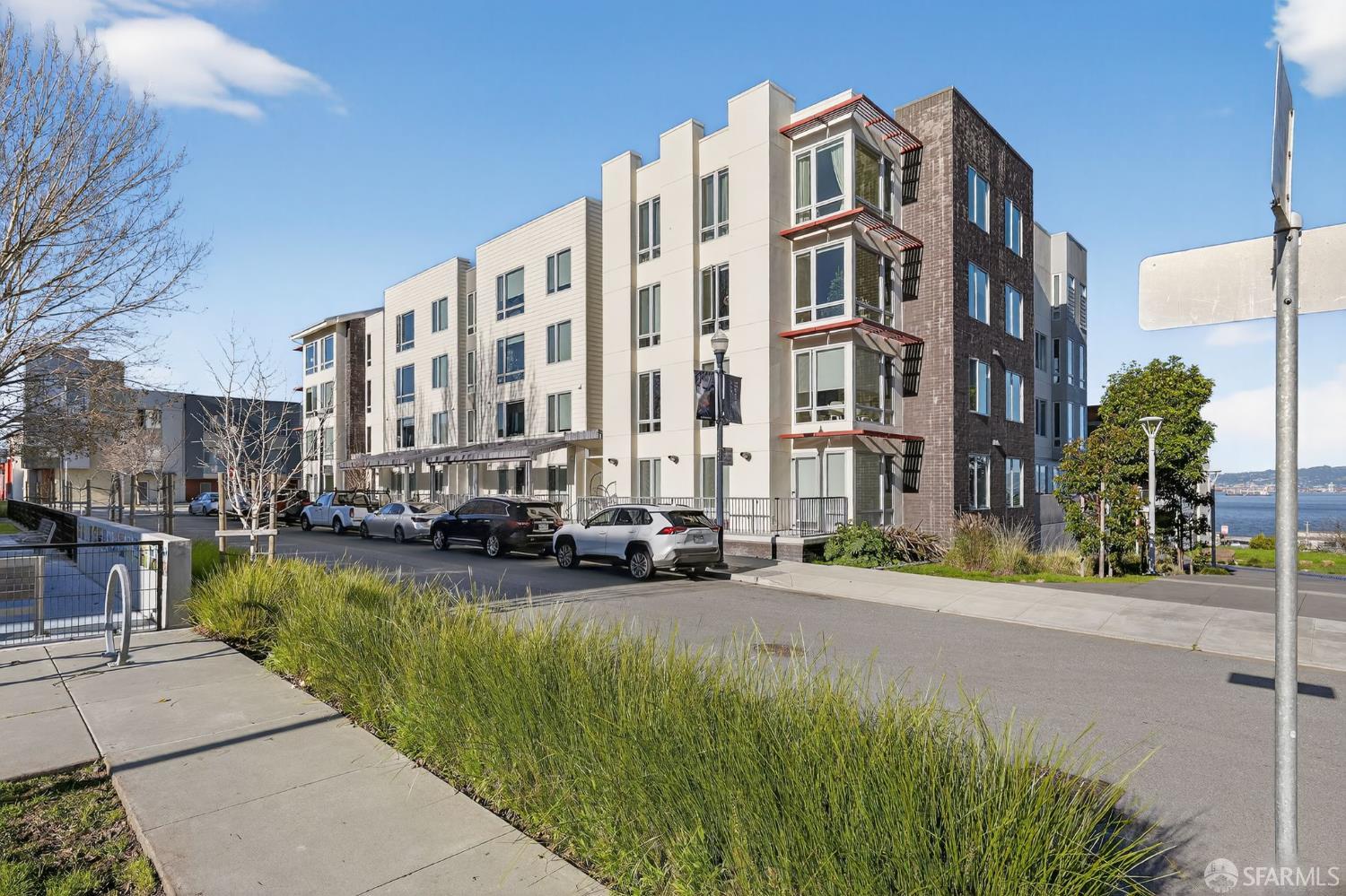 Front Image Thumbnail for SF425093200