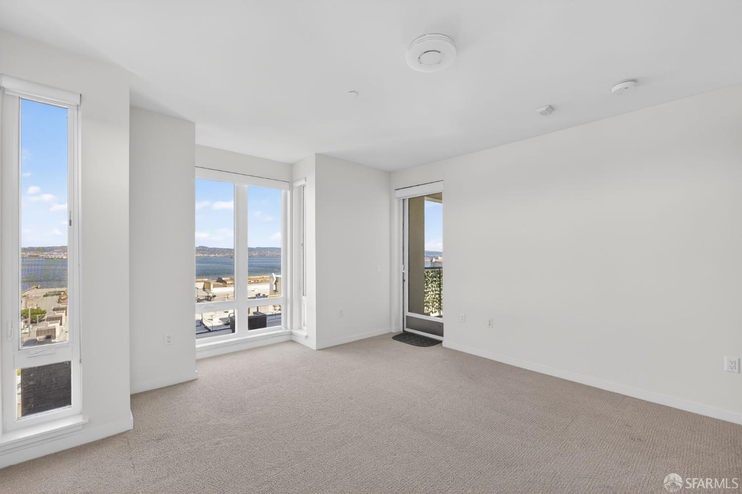 Detail Gallery Image 17 of 33 For 10 Innes Ct #401,  San Francisco,  CA 94124 - 3 Beds | 2 Baths