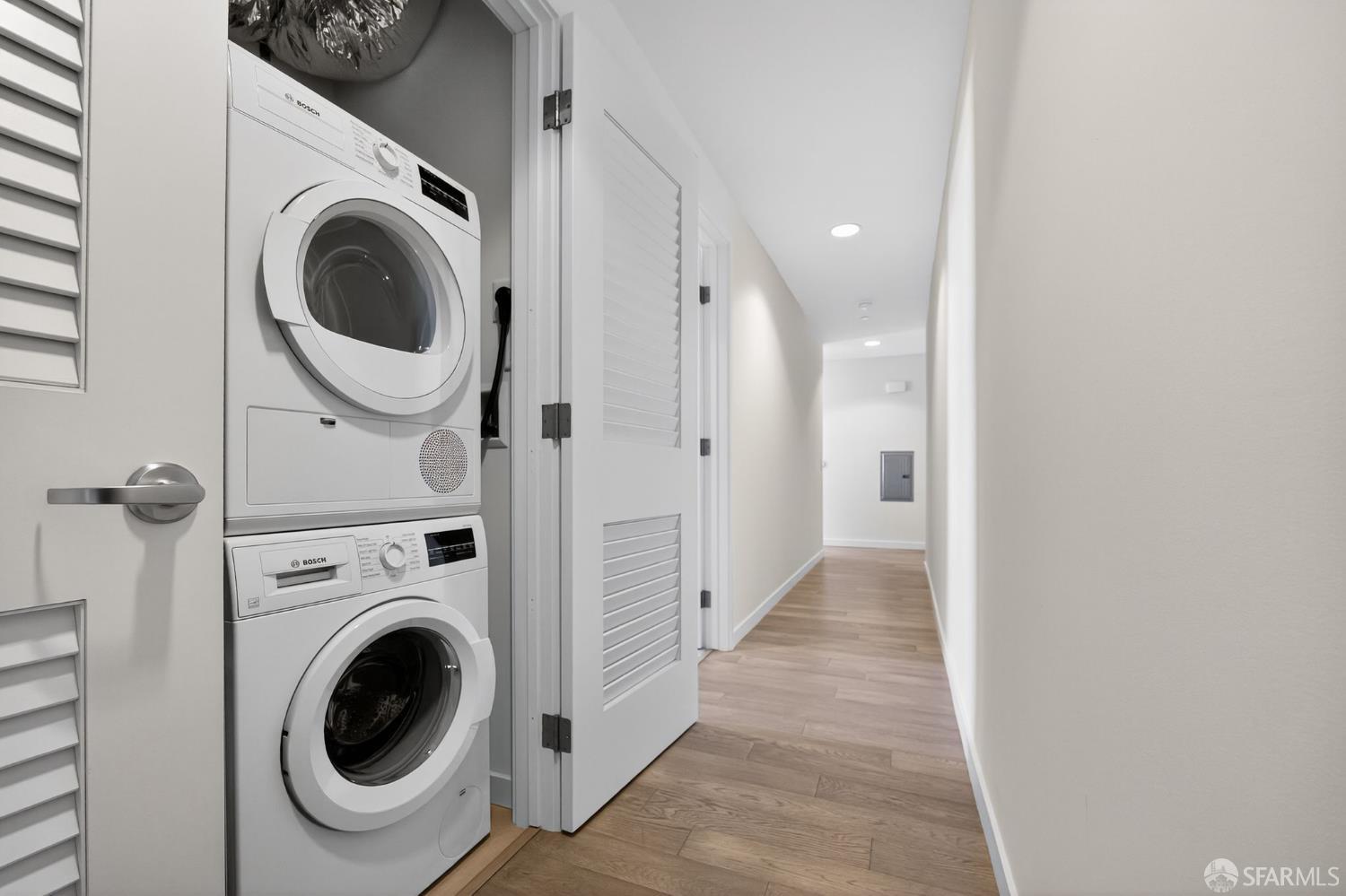 Detail Gallery Image 30 of 33 For 10 Innes Ct #401,  San Francisco,  CA 94124 - 3 Beds | 2 Baths