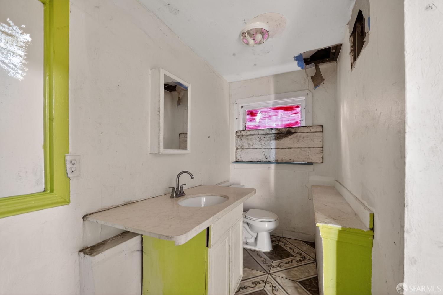 Detail Gallery Image 21 of 39 For 9117 Burr St, Oakland,  CA 94605 - 3 Beds | 2 Baths