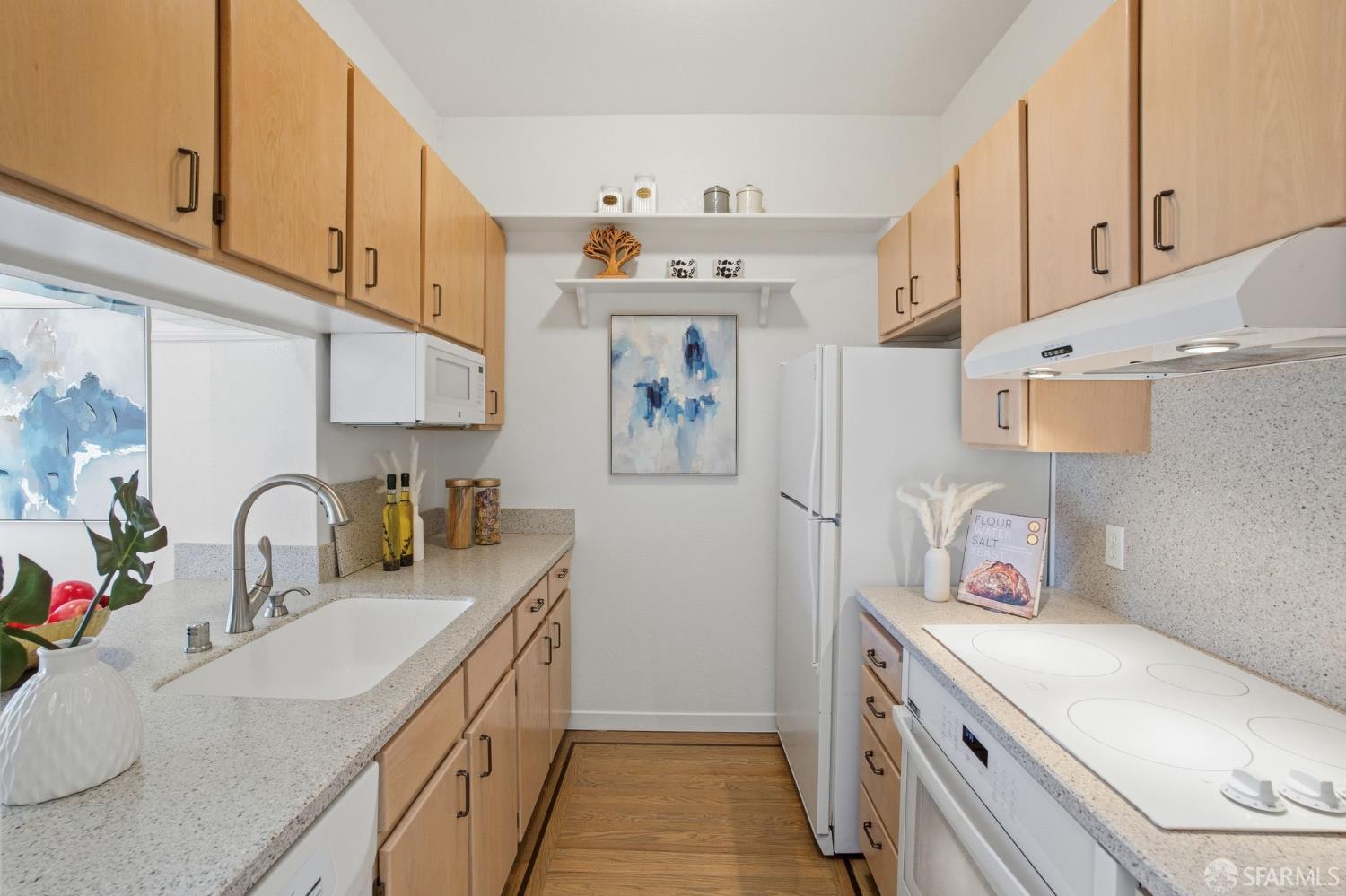 Photo #12: 425093232 Listing: Photo #12