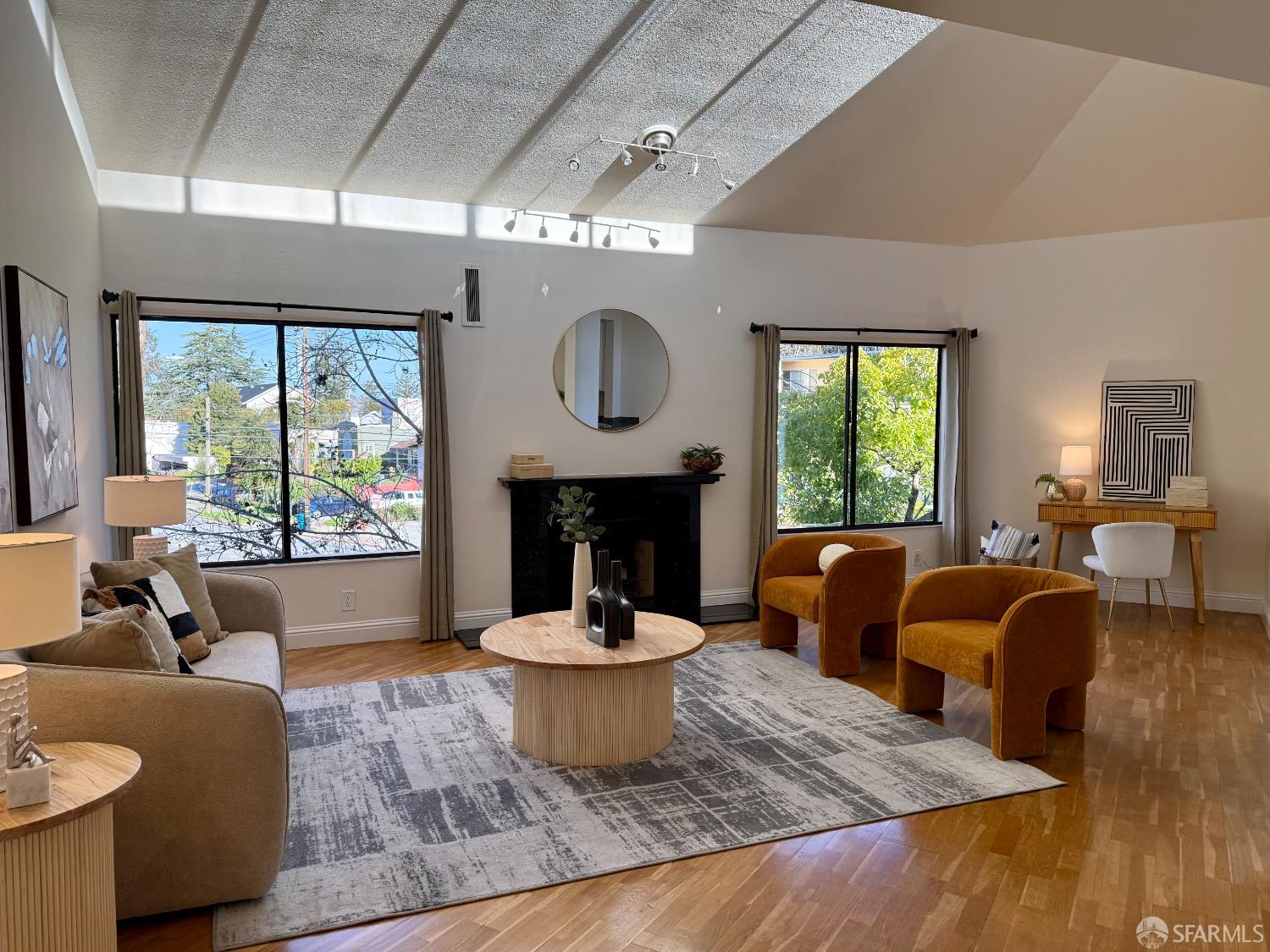 Front Image Thumbnail for SF426094661