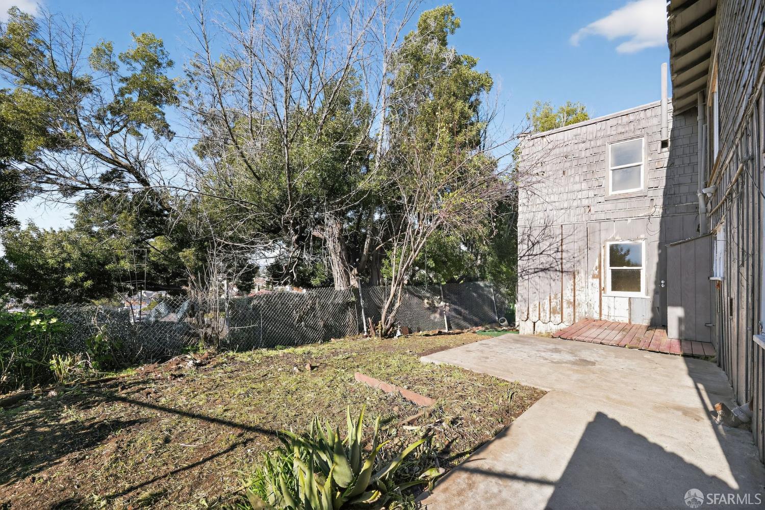 Detail Gallery Image 26 of 39 For 9117 Burr St, Oakland,  CA 94605 - 3 Beds | 2 Baths