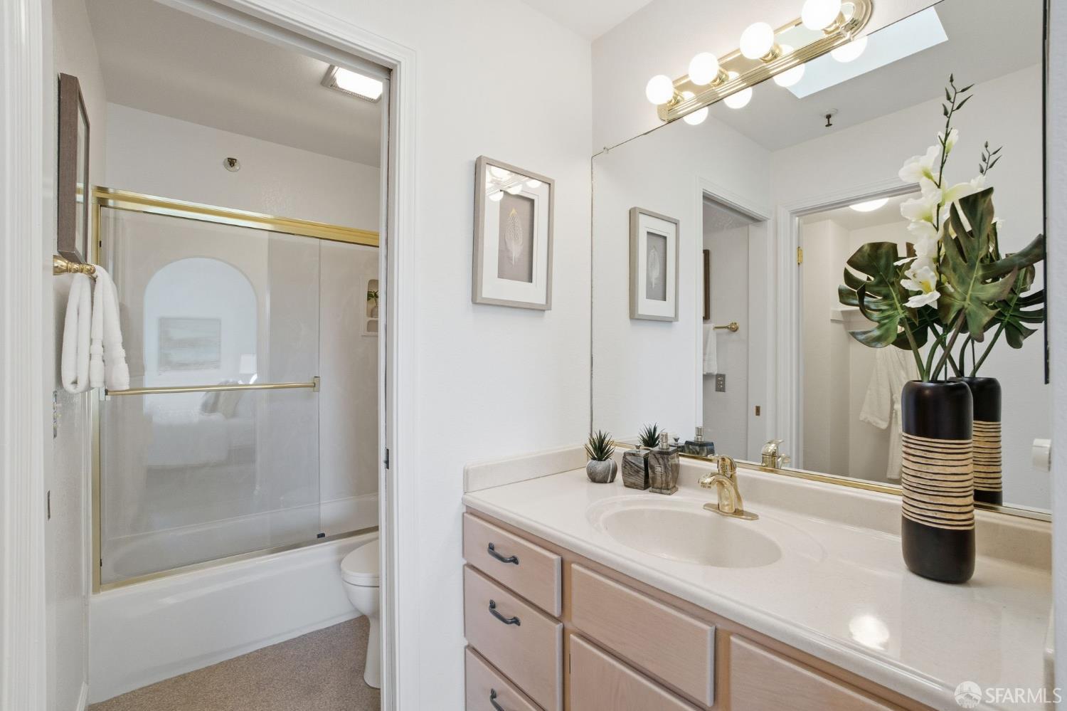 Photo #17: 425093232 Listing: Photo #17