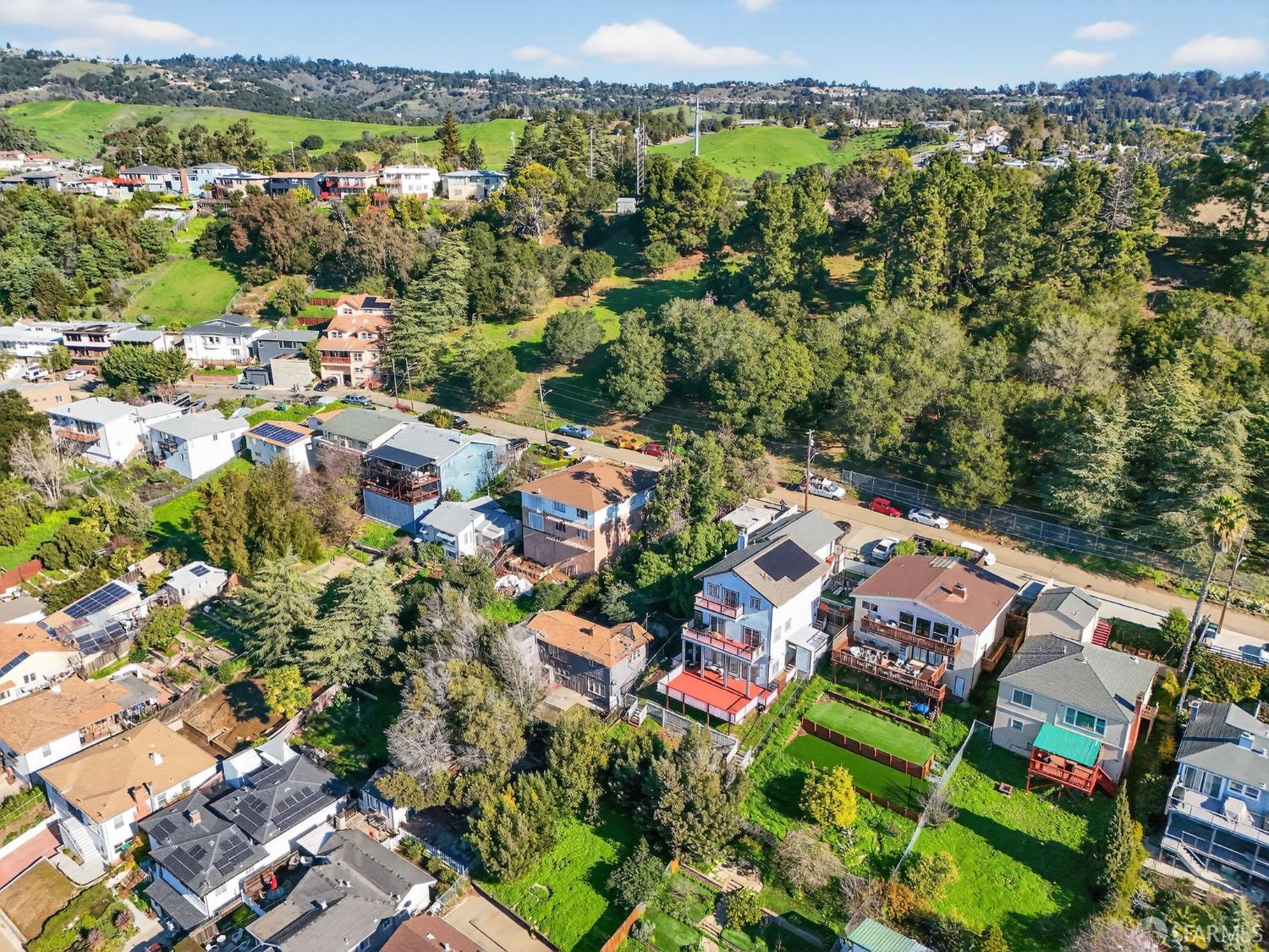 Detail Gallery Image 38 of 39 For 9117 Burr St, Oakland,  CA 94605 - 3 Beds | 2 Baths