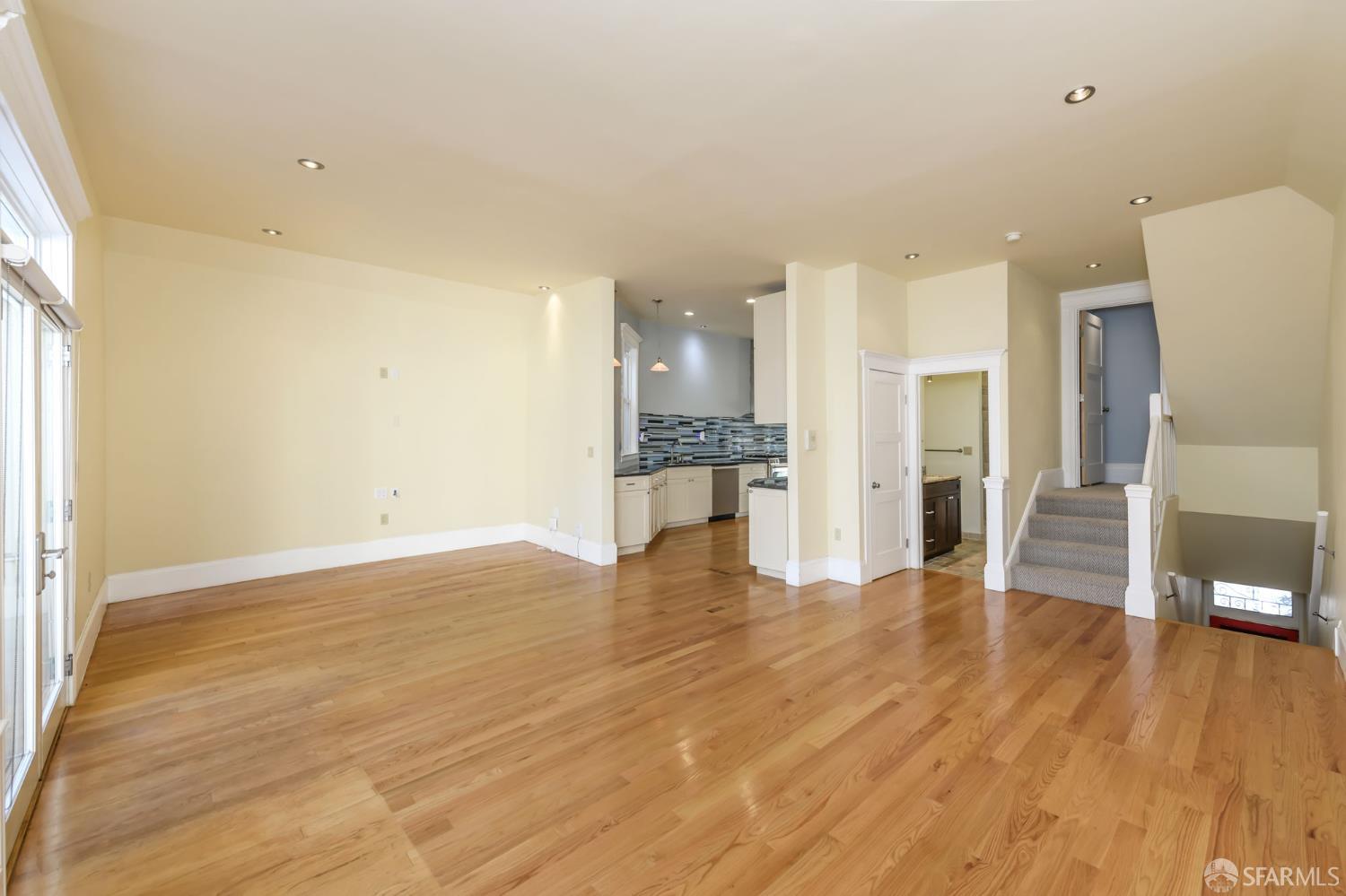 Detail Gallery Image 9 of 27 For 643 Hampshire St, San Francisco,  CA 94110 - 2 Beds | 2 Baths