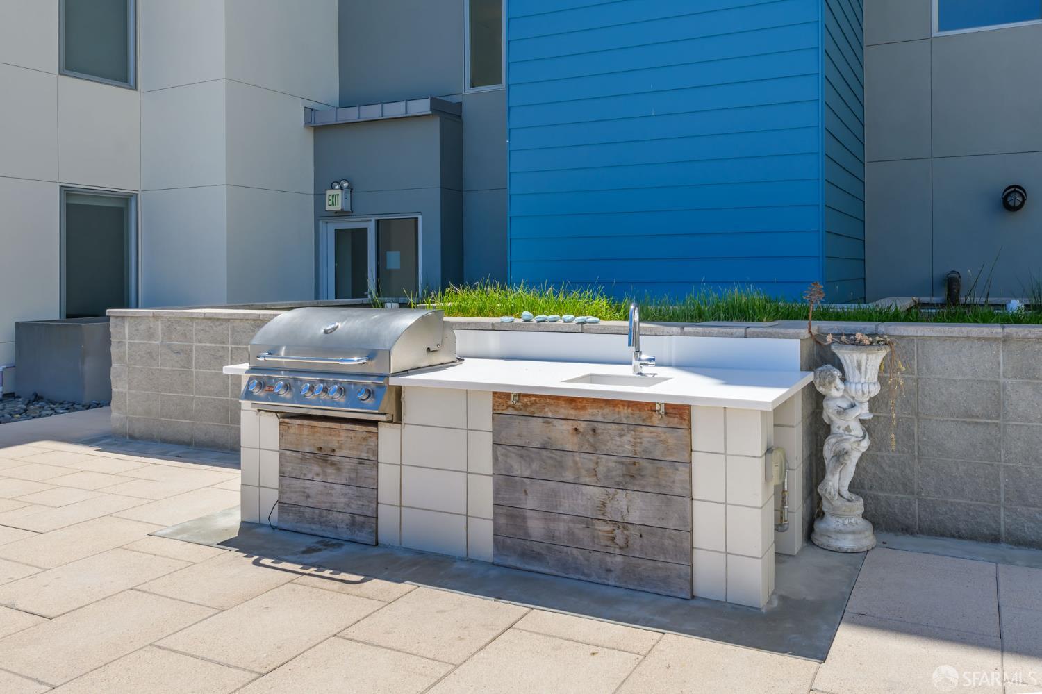 Detail Gallery Image 9 of 29 For 52 Innes Ct #308,  San Francisco,  CA 94124 - 1 Beds | 1 Baths