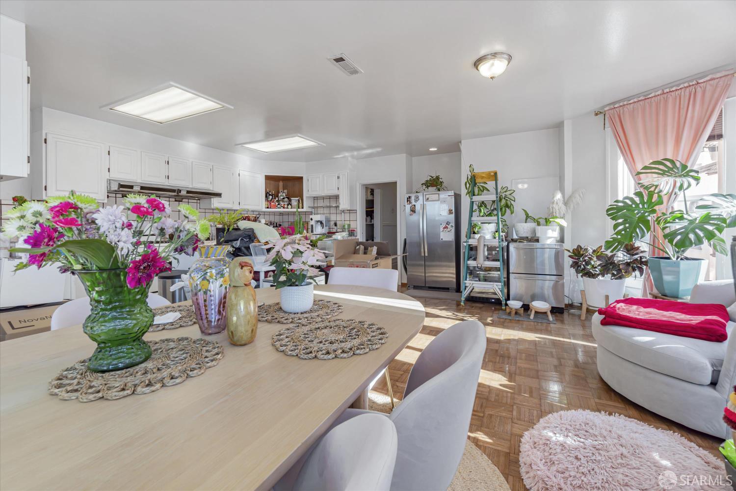 Detail Gallery Image 16 of 72 For 1733 Leavenworth St, San Francisco,  CA 94109 - – Beds | – Baths