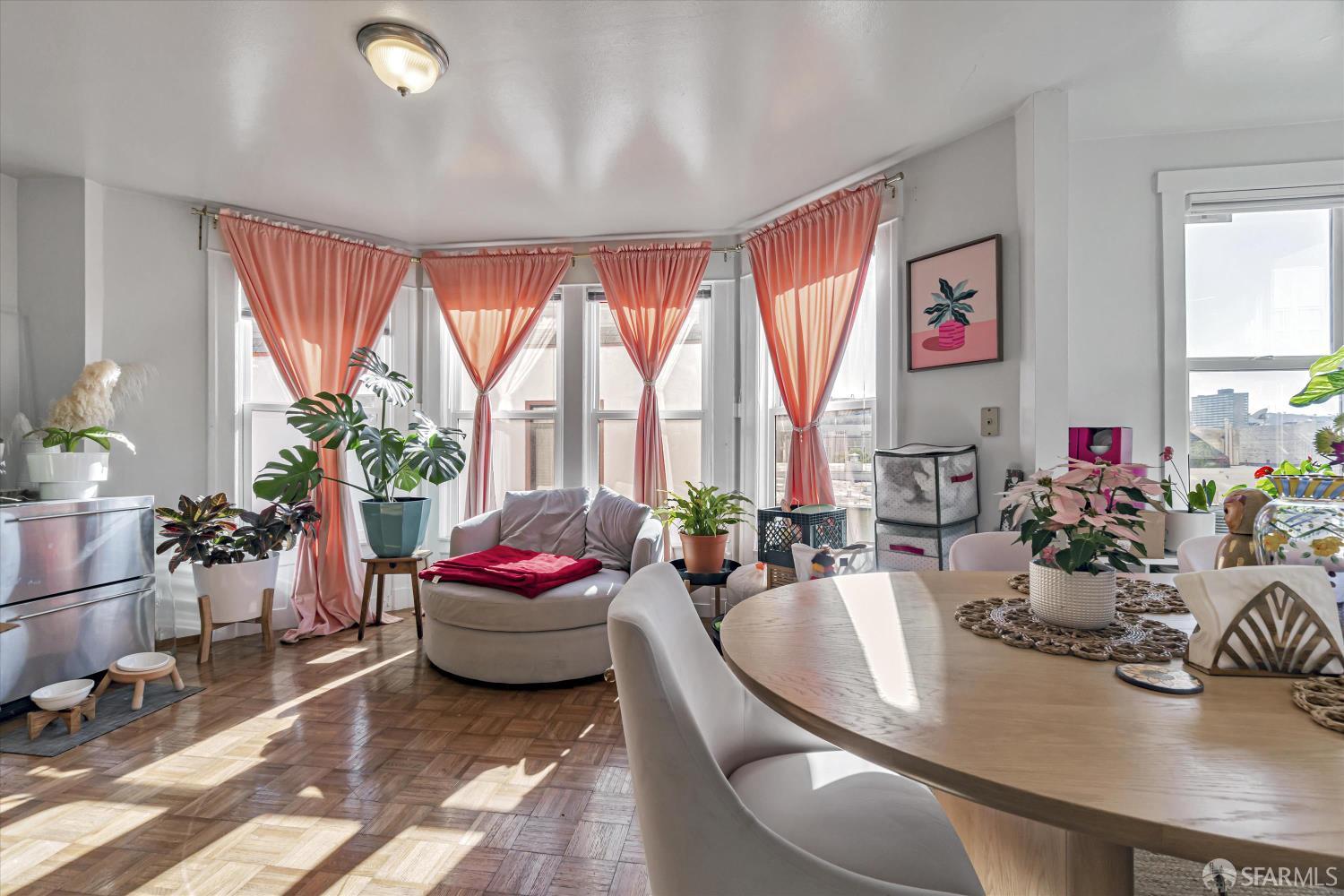 Detail Gallery Image 14 of 72 For 1733 Leavenworth St, San Francisco,  CA 94109 - – Beds | – Baths