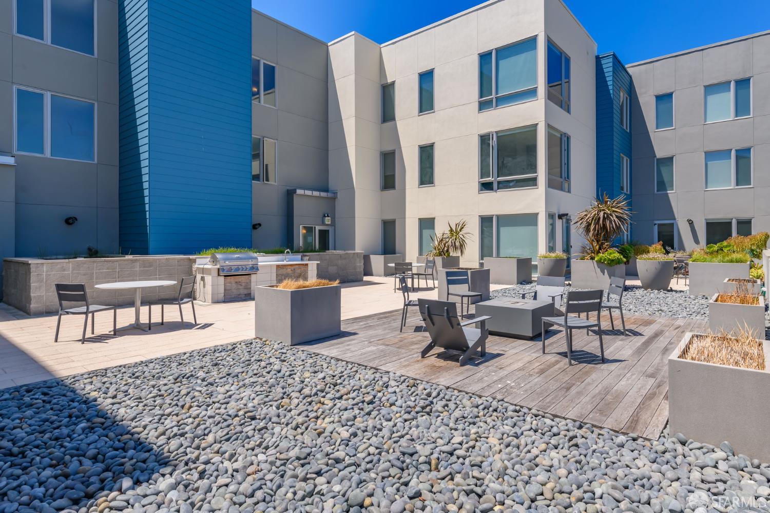 Detail Gallery Image 13 of 29 For 52 Innes Ct #308,  San Francisco,  CA 94124 - 1 Beds | 1 Baths